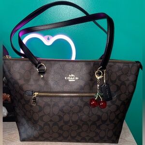 Coach Leather Signature Shoulder Bag EUC free Cherry Purse Charm